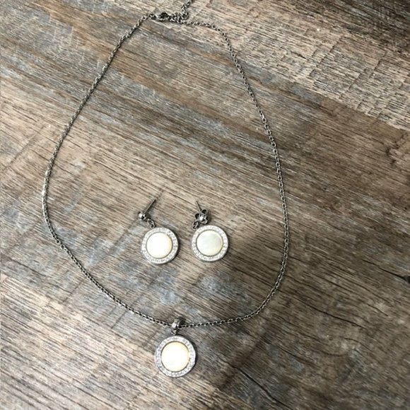 A.R.Z Stainless Steel Set Necklace & Earrings - Picture 1 of 6